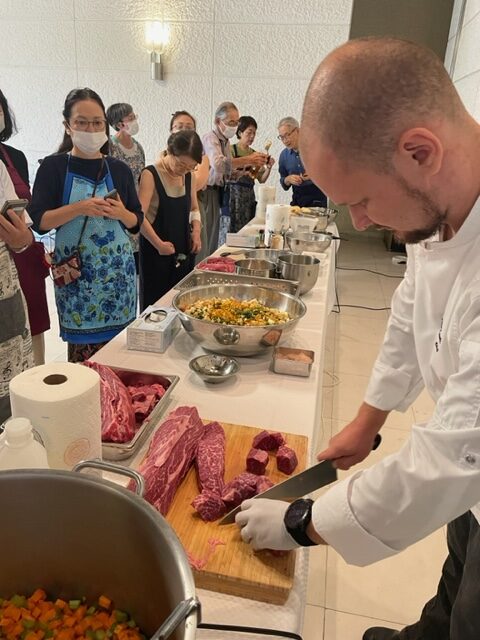 料理教室 チェコ大使館Kastlシェフの指導で開催 2023年9月21日 料理教室 チェコ大使館Kastlシェフの指導で開催 2023年9月21日
